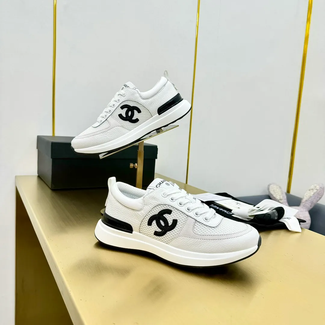 👟👟Ex-factory price 520👟👟 Women's Shoes Women's Clothing Women's Shoes Factory Top Version Chanel Chanel - 2023 Counter Top Casual Sports Shoes This classic design; the upper is electro-embroidered with a variety of craftsmanship; the outsole is fashionable and sporty; extraordinary incorporating a variety of color matching elements... Diversified mix and match is very beautiful and versatile, casual, fashionable, sports, and outdoor can be taken into account... ꫛꫀꪝ Go➫ Materials: ❶Upper is made of: original imported mercerized velvet + double-layer breathable mesh ❷Inside is made of: original imported breathable mesh ❸Outsole is based on: original TPU combination outsole Special counter boutique packaging complete set for women 35–41